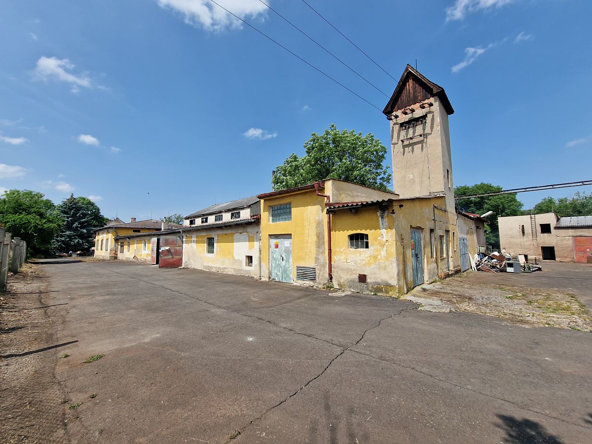 Prodej skladového prostoru 4085 m²