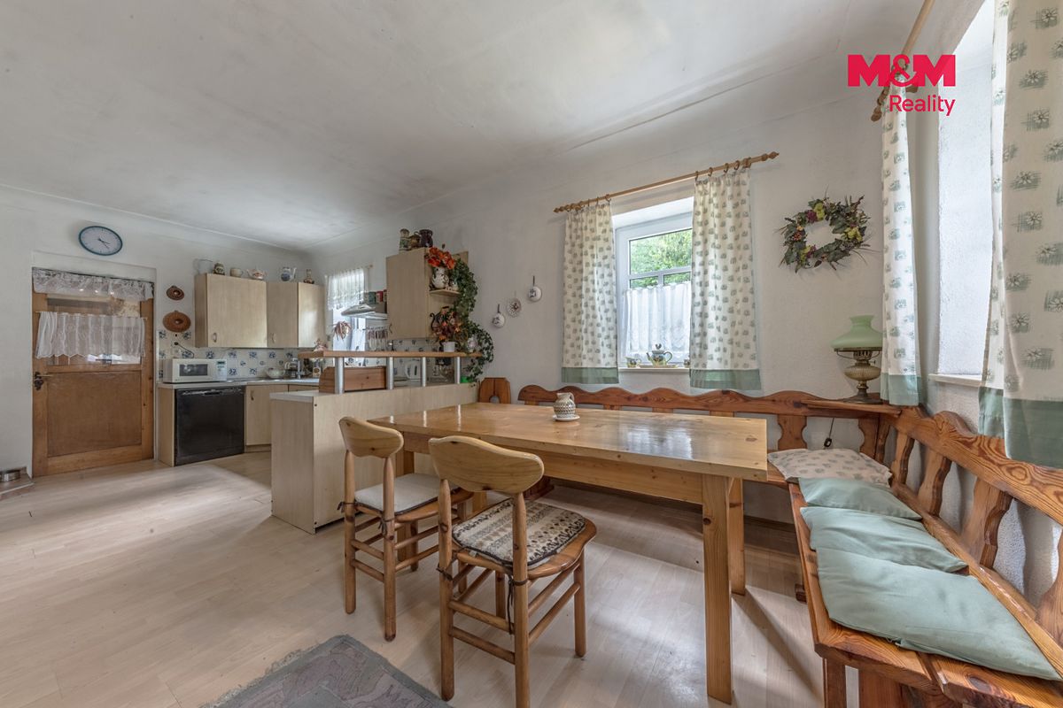 Prodej rodinného domu 140 m², pozemek 1416 m² – fotografie 3
