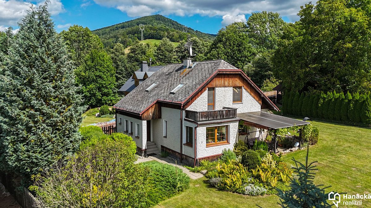 Prodej rodinného domu 190 m², pozemek 980 m² – fotografie 5