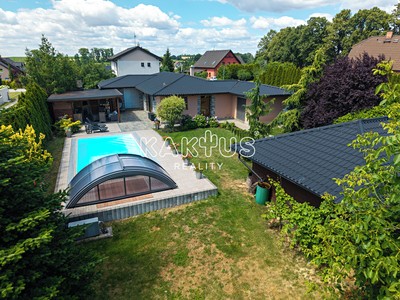 Prodej  rodinného domu 248 m², pozemek 1 049 m²