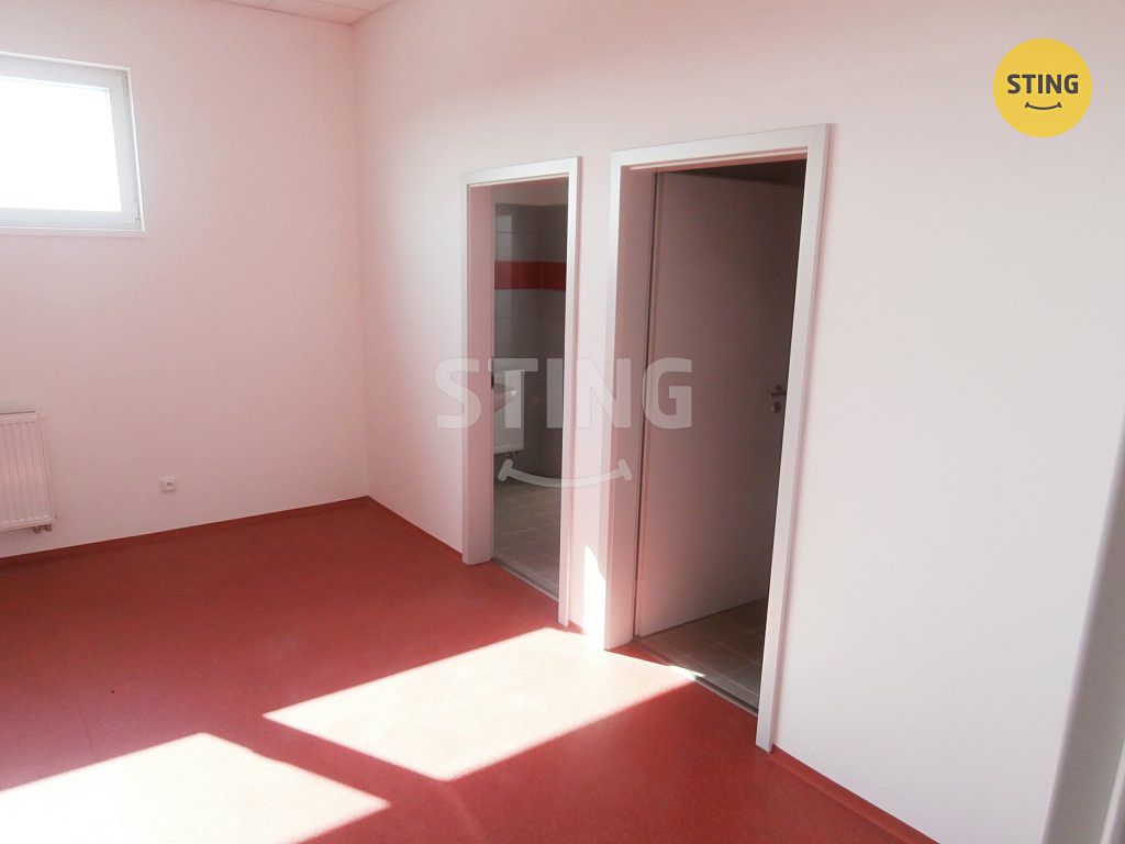 Pronájem kanceláře 504 m² – fotografie 3