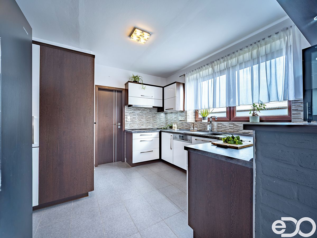 Prodej rodinného domu 155 m², pozemek 737 m² – fotografie 4
