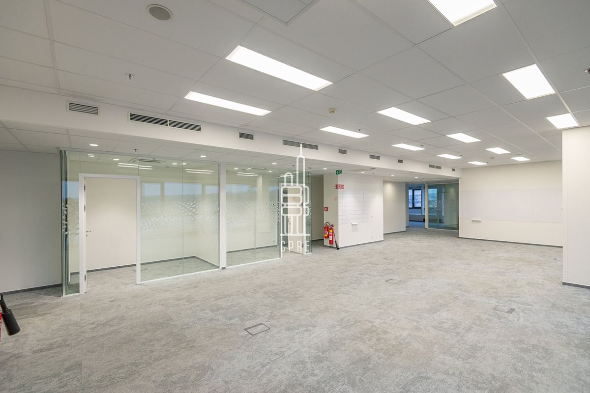 Pronájem kanceláře 1116 m² – fotografie 3