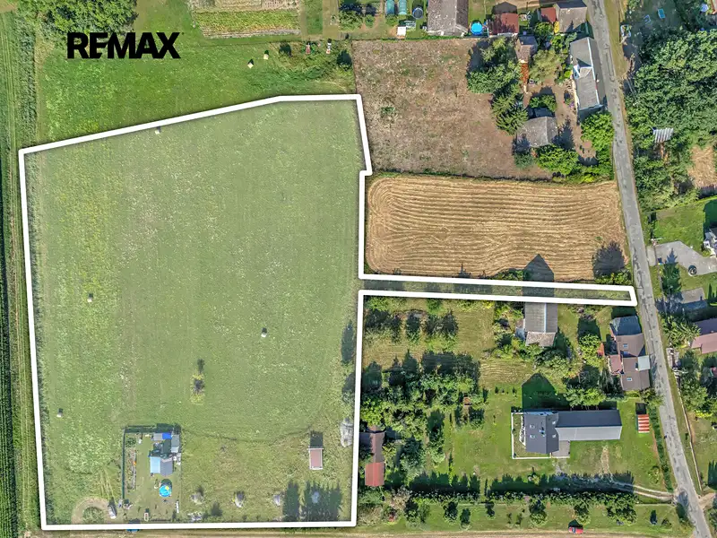 Prodej stavebního pozemku 12402 m², Kněžmost – náhled fotky 1