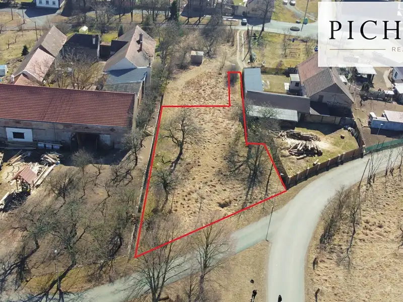 Prodej stavebního pozemku 983 m², Planá – náhled fotky 1
