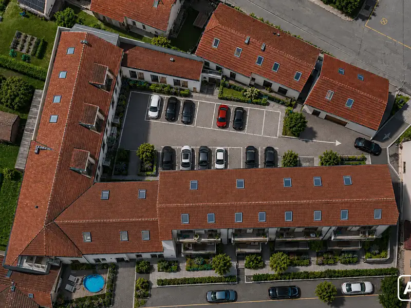 Prodej obchodního prostoru 1737 m², Kamenice – náhled fotky 1