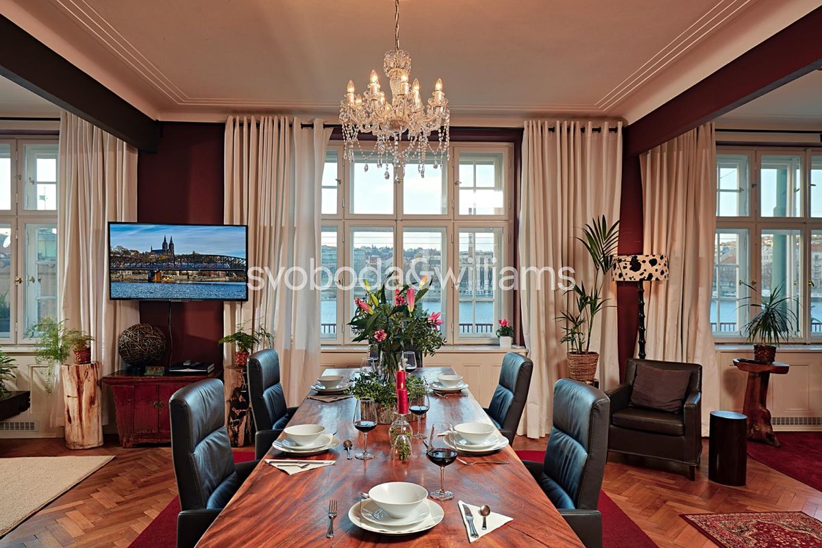 Pronájem bytu 4+1 177 m²
