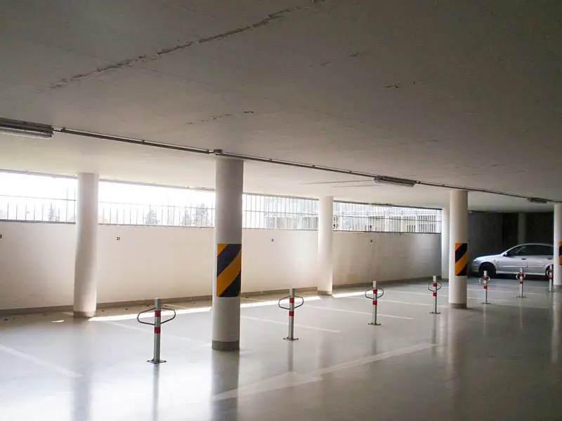 Pronájem garážového stání 12 m², Praha – náhled fotky 3