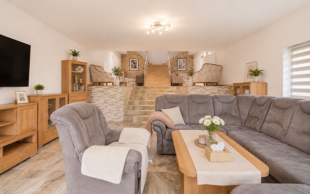Prodej rodinného domu 449 m², pozemek 1020 m² – fotografie 4