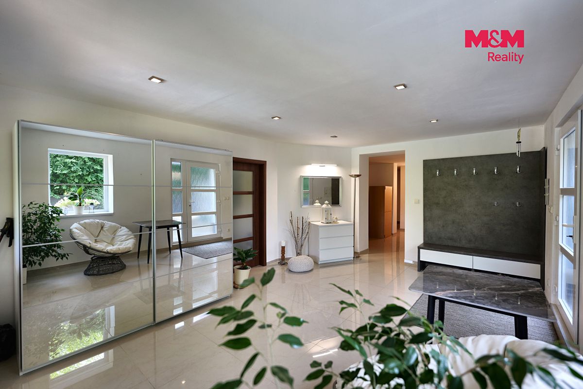 Prodej rodinného domu 341 m², pozemek 2805 m² – fotografie 4