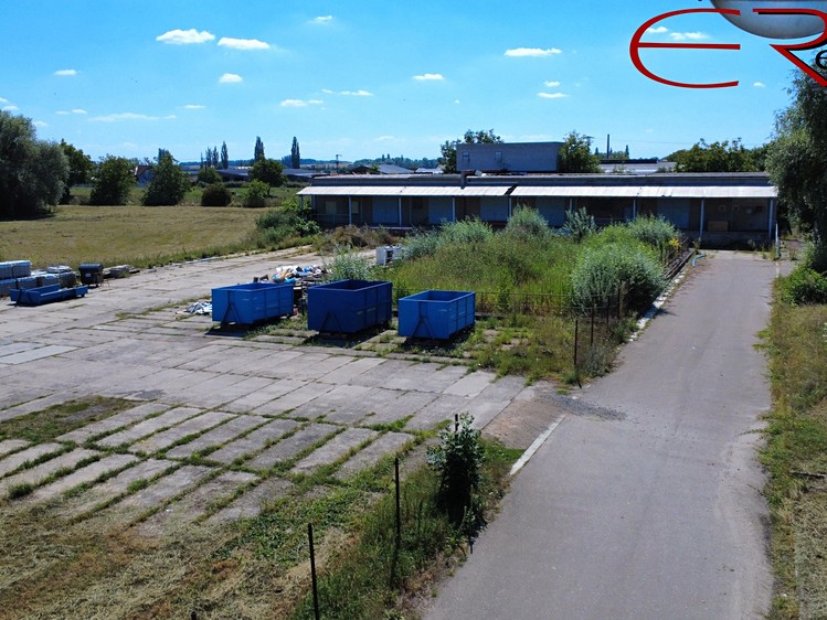 Prodej komerčního prostoru, 1 320 m² (4 z 18)