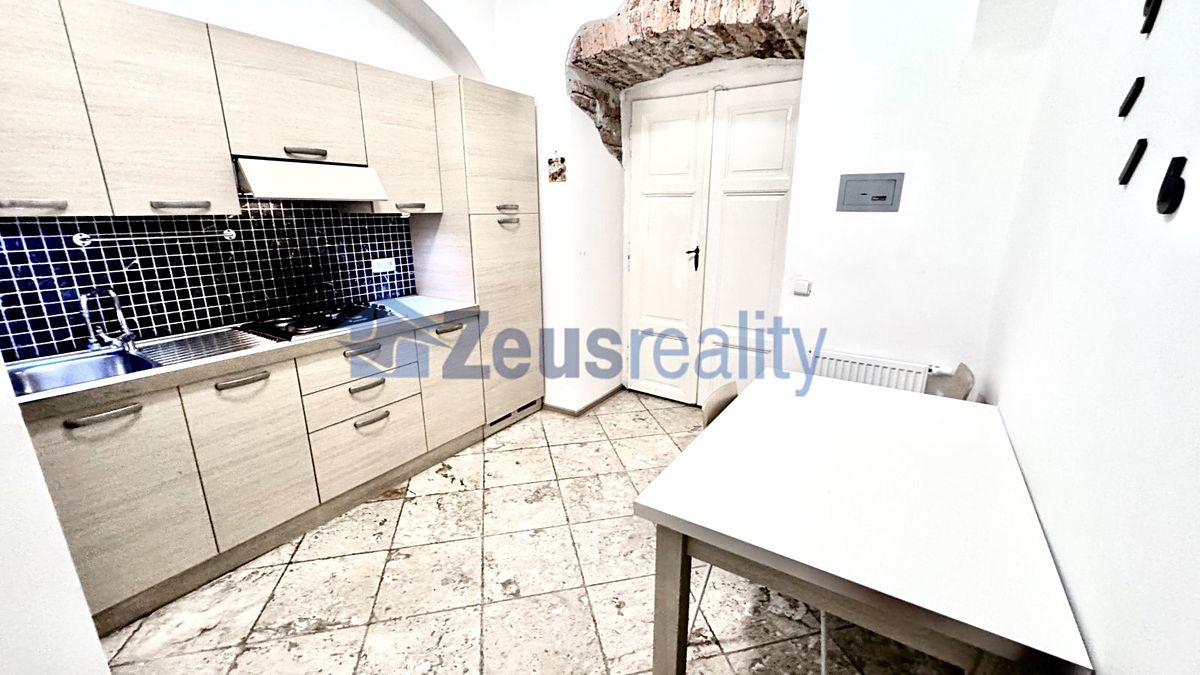Pronájem bytu 2+kk 32 m²
