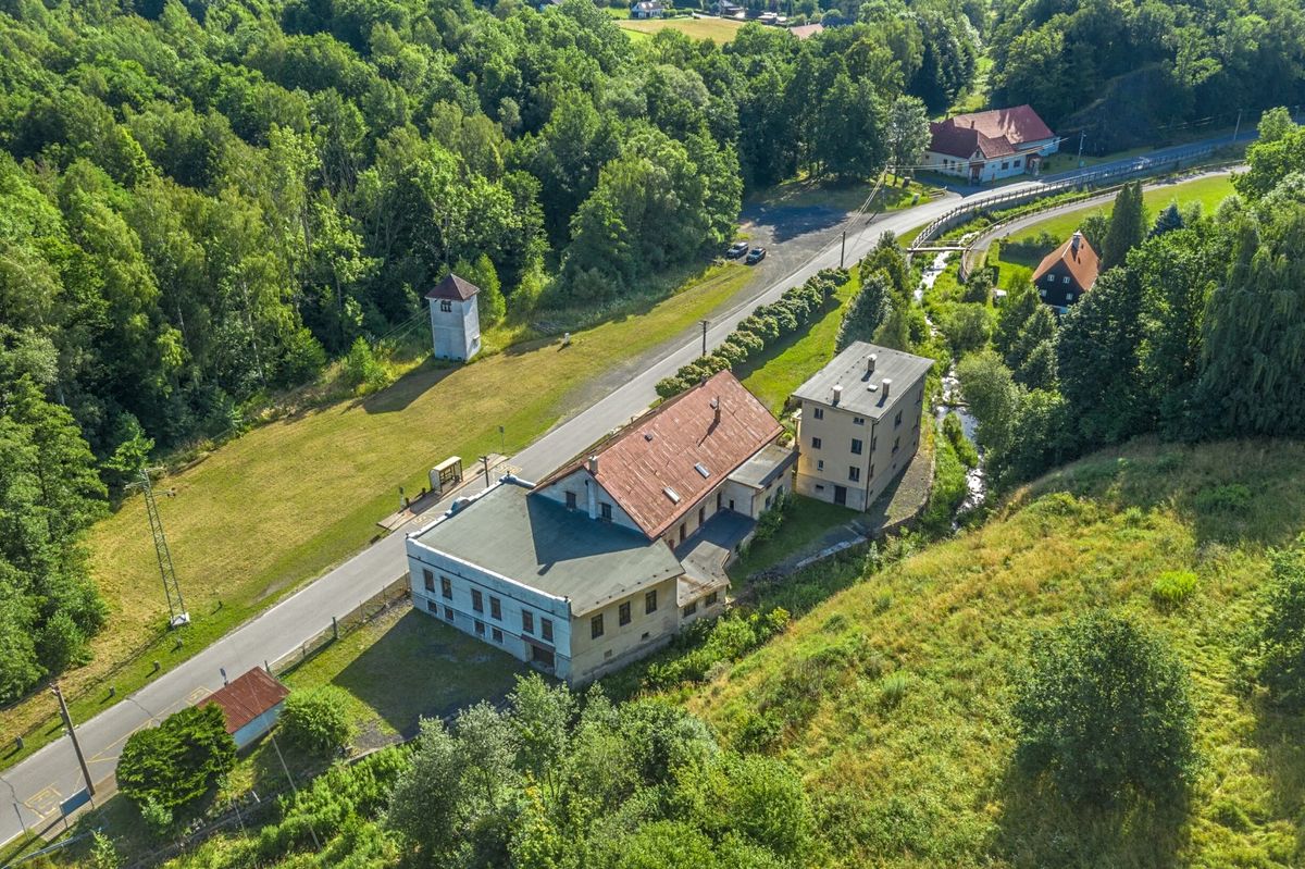 Prodej rodinného domu 250 m², pozemek 3692 m² – fotografie 3