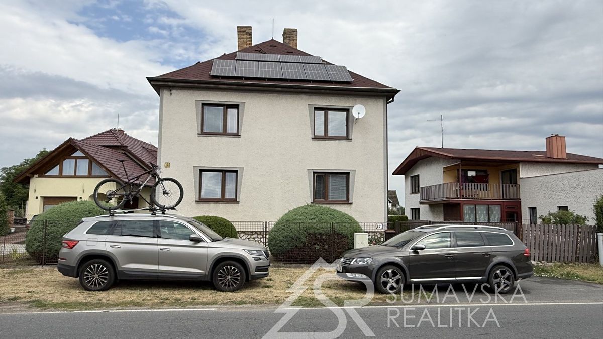 Pronájem rodinného domu 200 m², pozemek 761 m² – fotografie 2