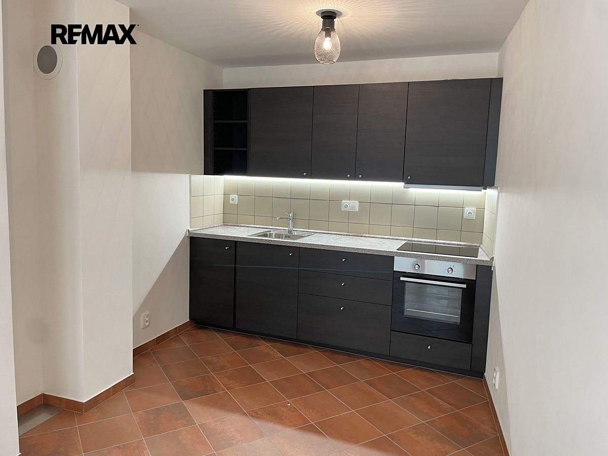 Pronájem rodinného domu 58 m², pozemek 68 m² – fotografie 3