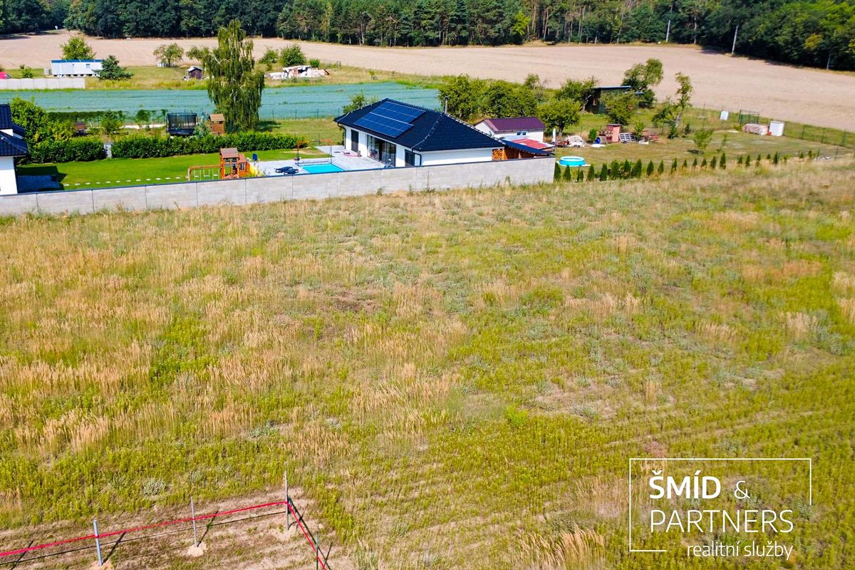 Prodej stavebního pozemku 1006 m² – fotografie 2
