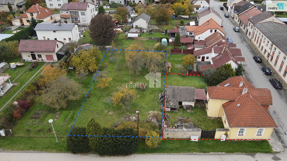 Prodej rodinného domu 137 m², pozemek 1331 m² – fotografie 2