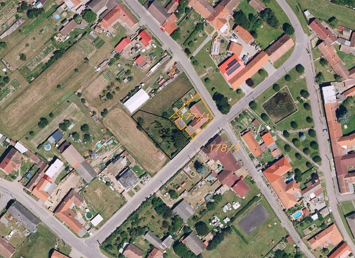Prodej rodinného domu 99 m², pozemek 780 m² – fotografie 3