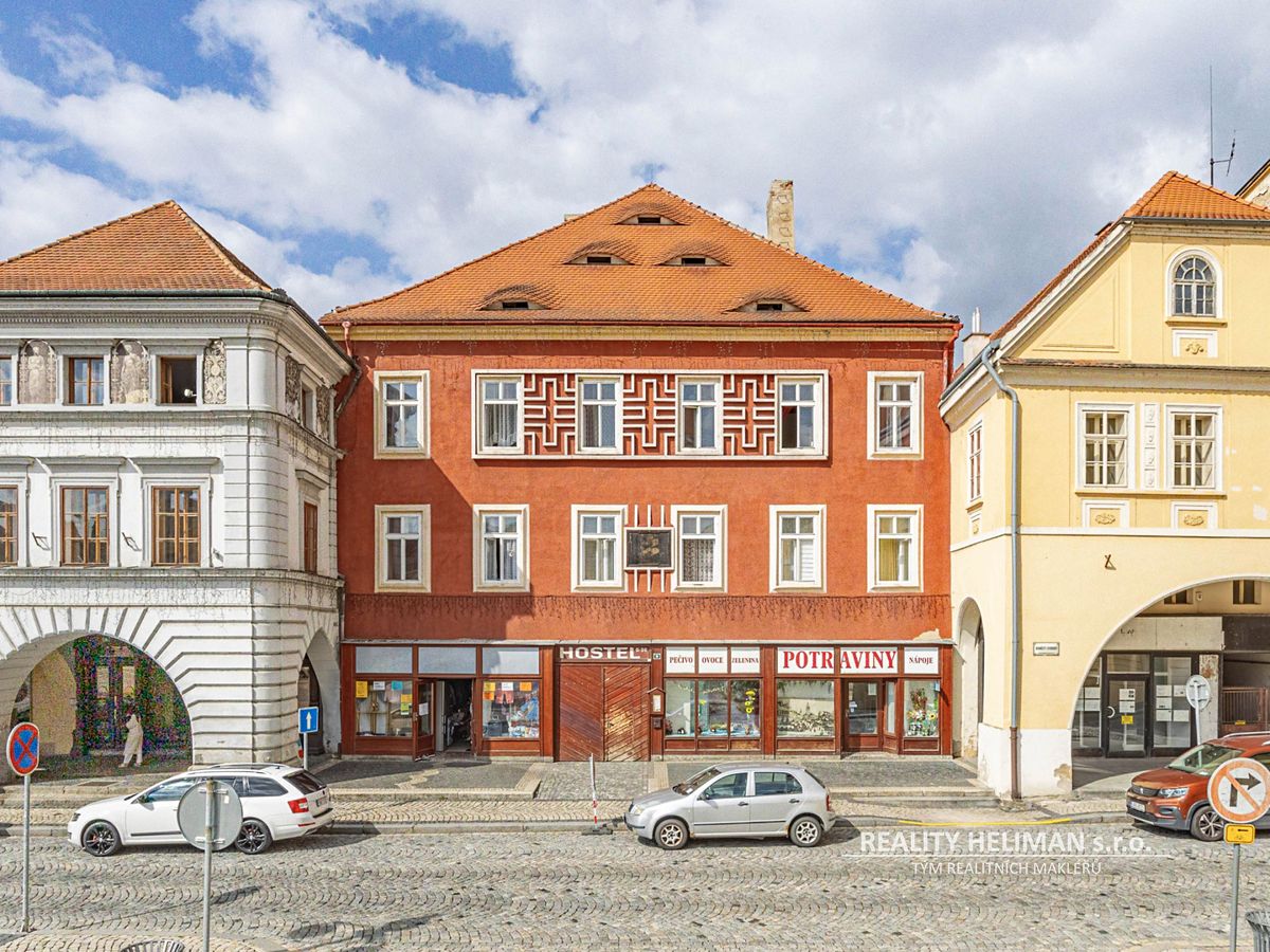 Prodej vícegeneračního domu 878 m², pozemek 839 m²