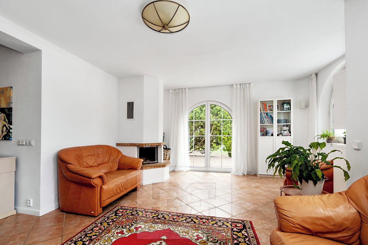 Prodej rodinného domu 170 m², pozemek 1332 m² – fotografie 3
