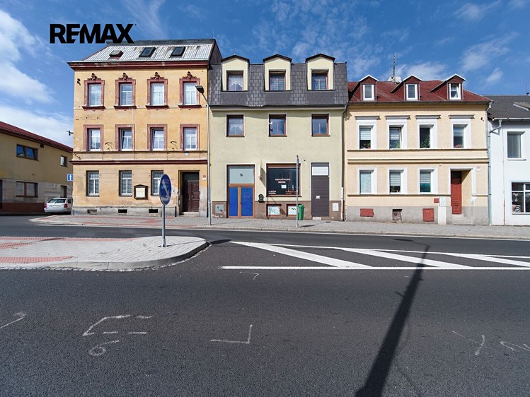 Haus zum Kauf, 332 m² (1 von 19)