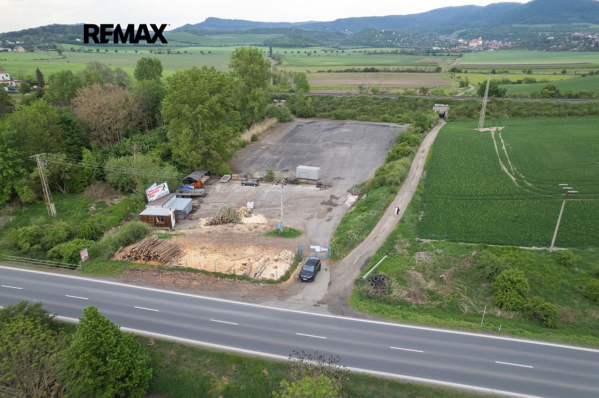 Pronájem pozemku 1000 m²