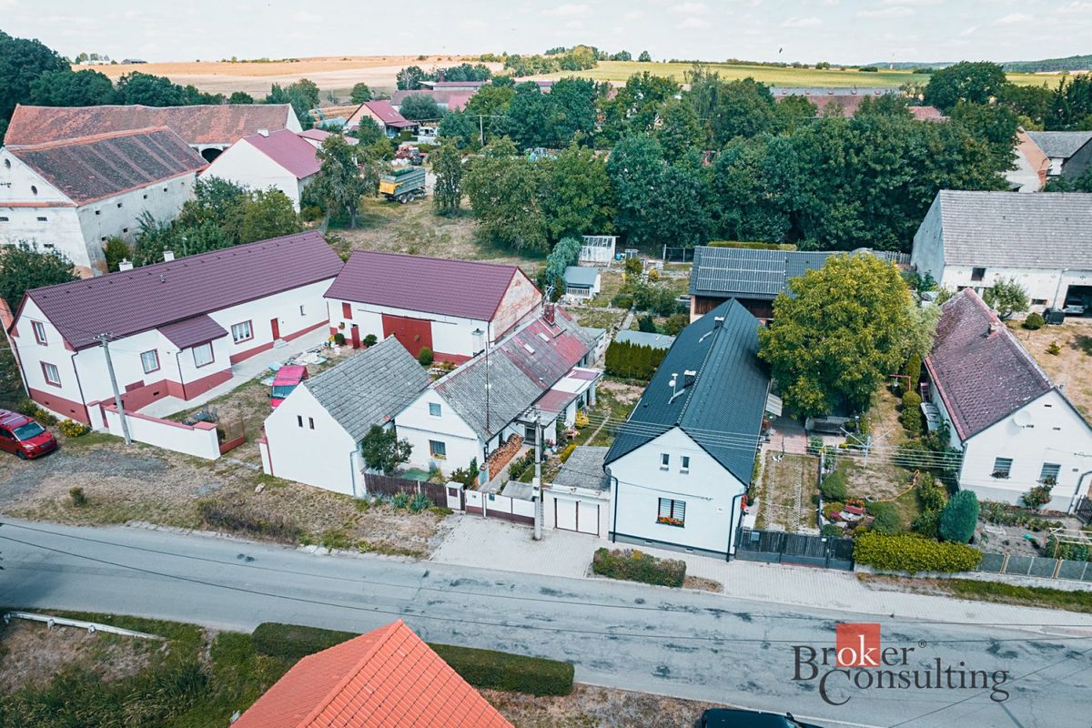 Prodej rodinného domu 80 m², pozemek 628 m² – fotografie 4