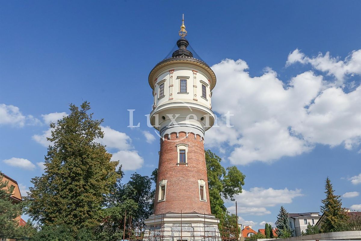 Prodej komerční nemovitosti 814 m²