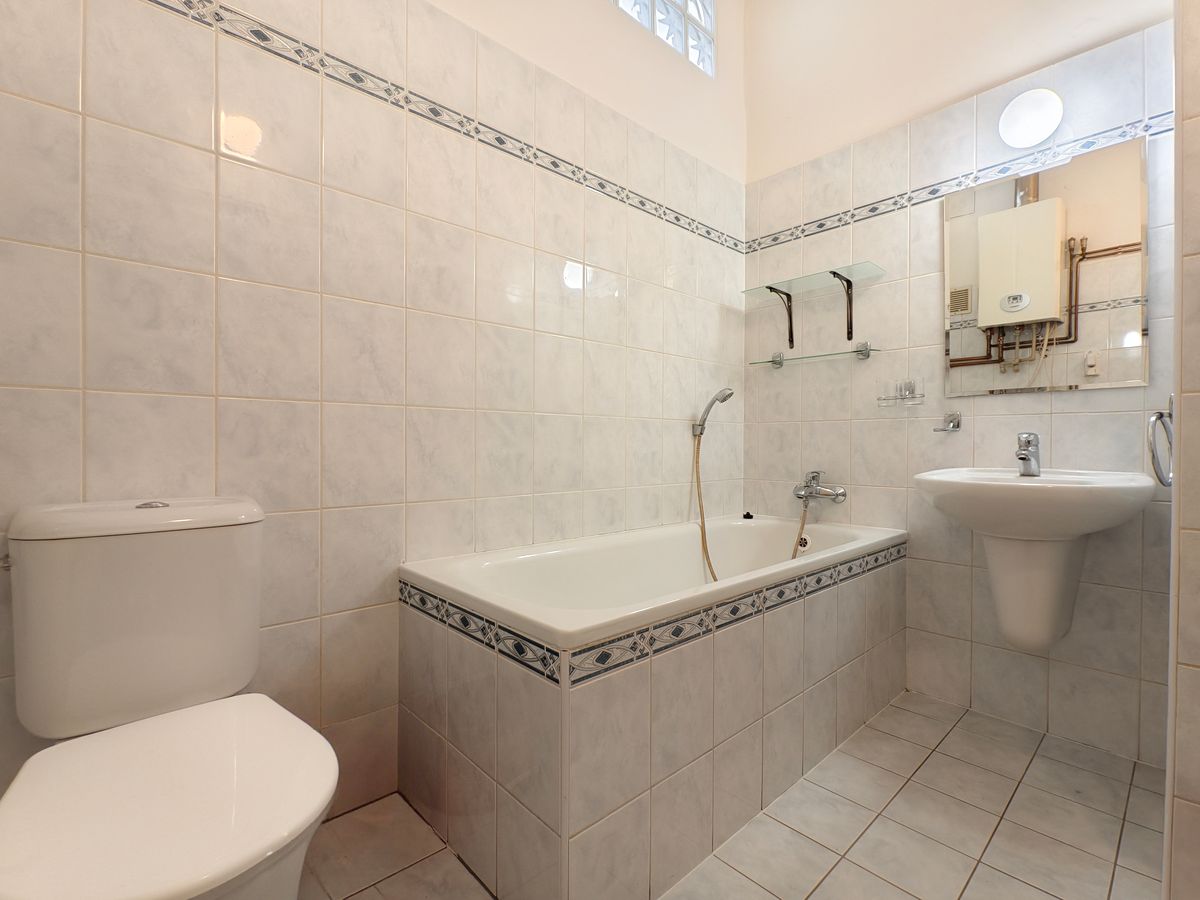 Pronájem bytu 3+1 99 m² – fotografie 3