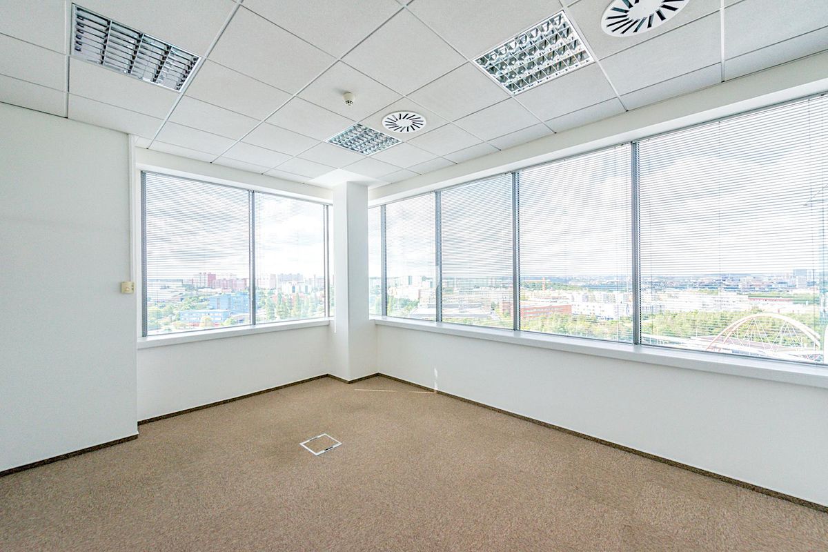 Pronájem kanceláře 120 m² – fotografie 3