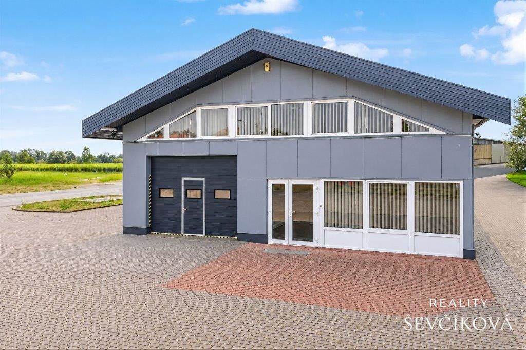 Pronájem obchodního prostoru 700 m², Hradec Králové – fotka 1 z 3