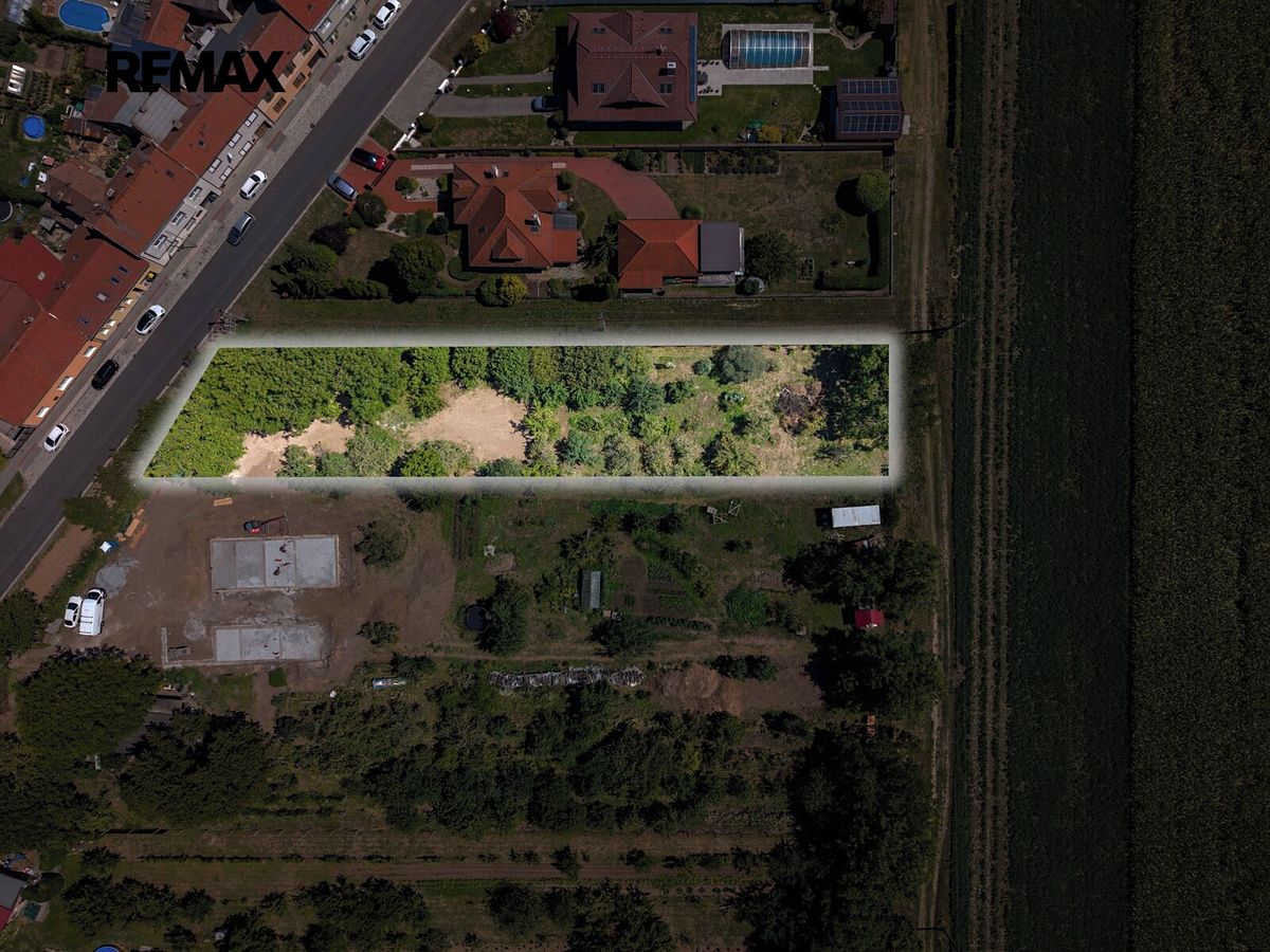 Prodej stavebního pozemku 1938 m² – fotografie 2