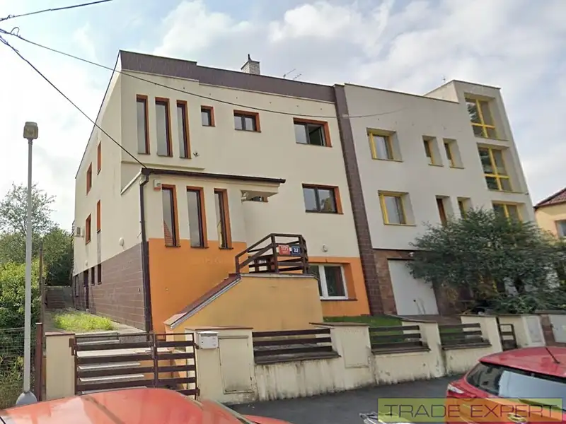 Prodej rodinného domu 346 m², pozemek 410 m², Praha – náhled fotky 1