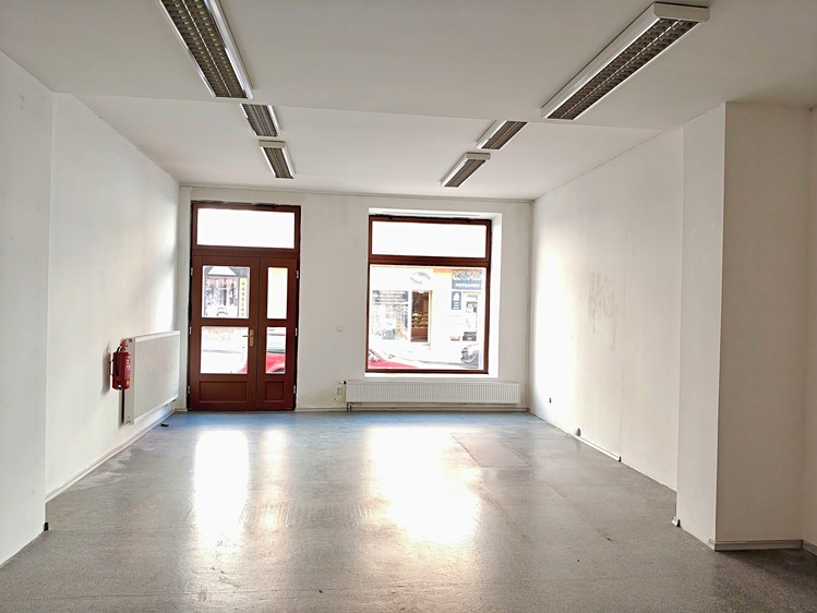 Комерційне приміщення в оренду, 91 м² (1 з 7)