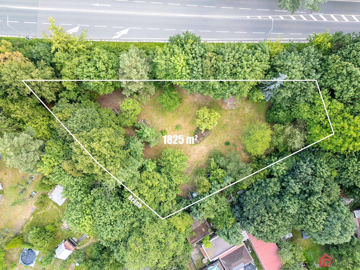 Prodej stavebního pozemku 1825 m²