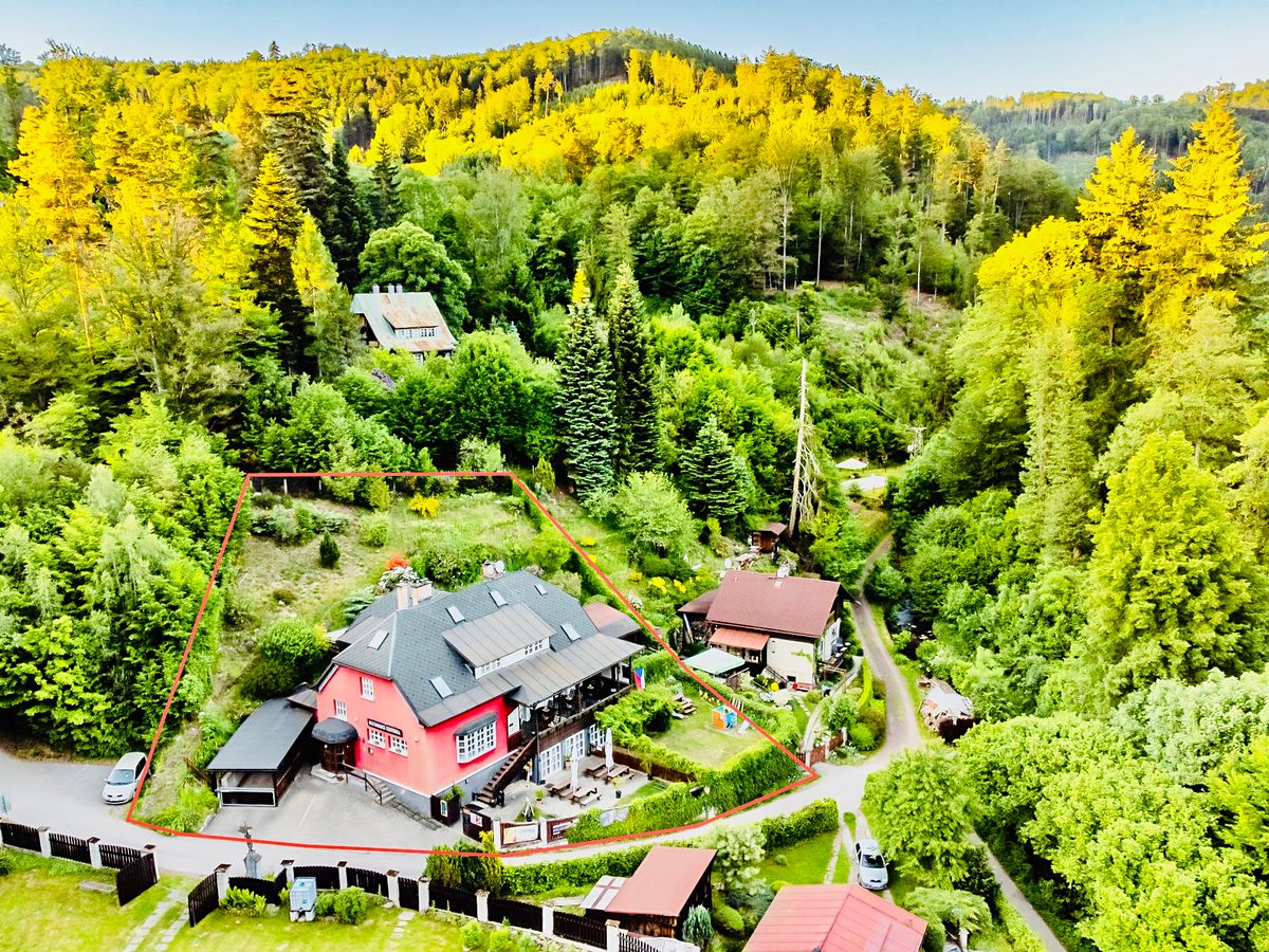 Prodej vícegeneračního domu 544 m², pozemek 1618 m² – fotografie 2