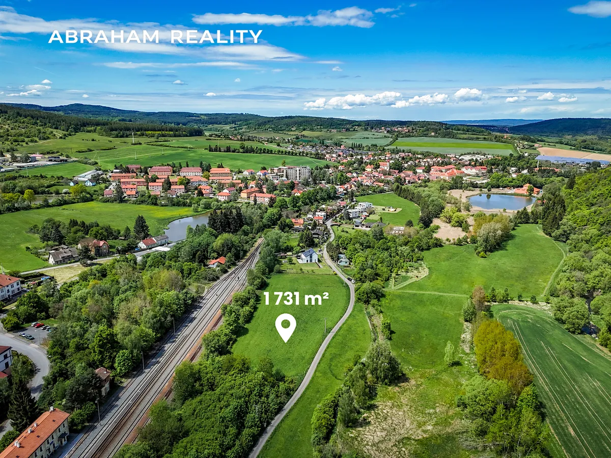 Prodej stavebního pozemku 1731 m²