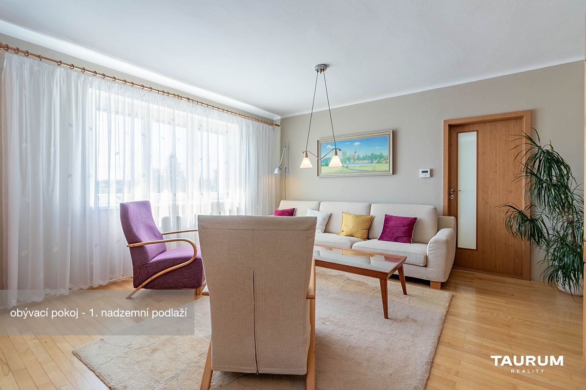 Prodej rodinného domu 311 m², pozemek 859 m² – fotografie 3