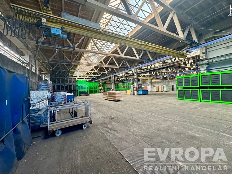 Pronájem komerčního prostoru, 2 000 m² (11 z 17)