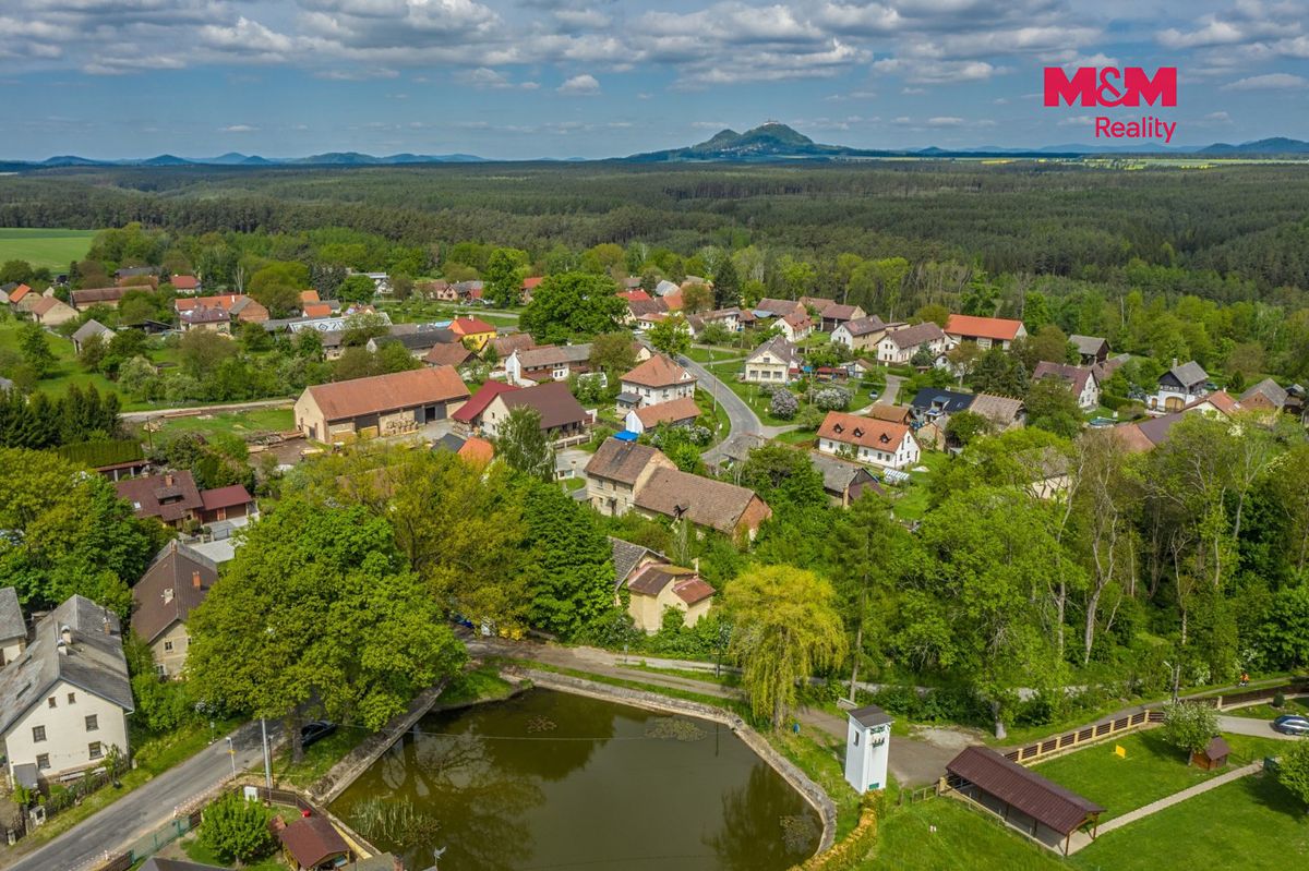 Prodej rodinného domu 300 m², pozemek 2458 m² – fotografie 2