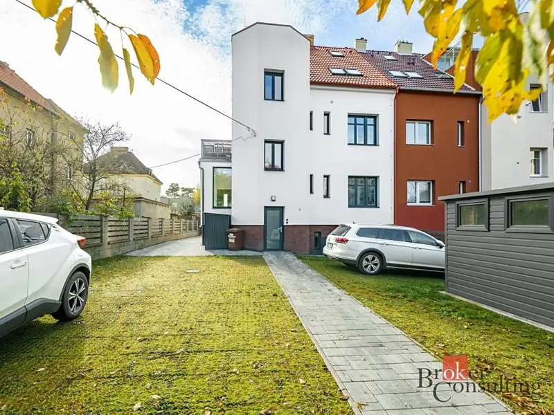Prodej vily 291 m², pozemek 456 m², Praha – náhled fotky 1