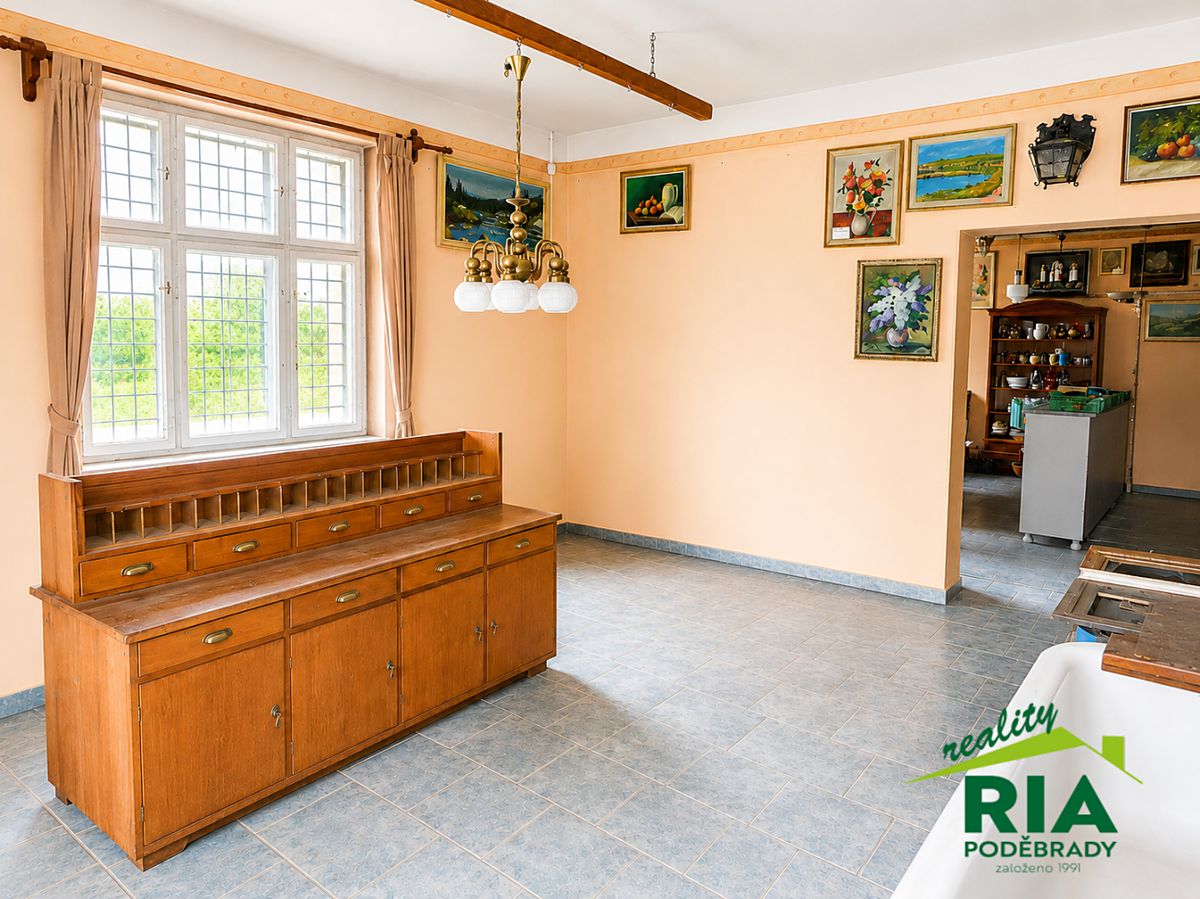 Prodej rodinného domu 360 m², pozemek 632 m² – fotografie 3