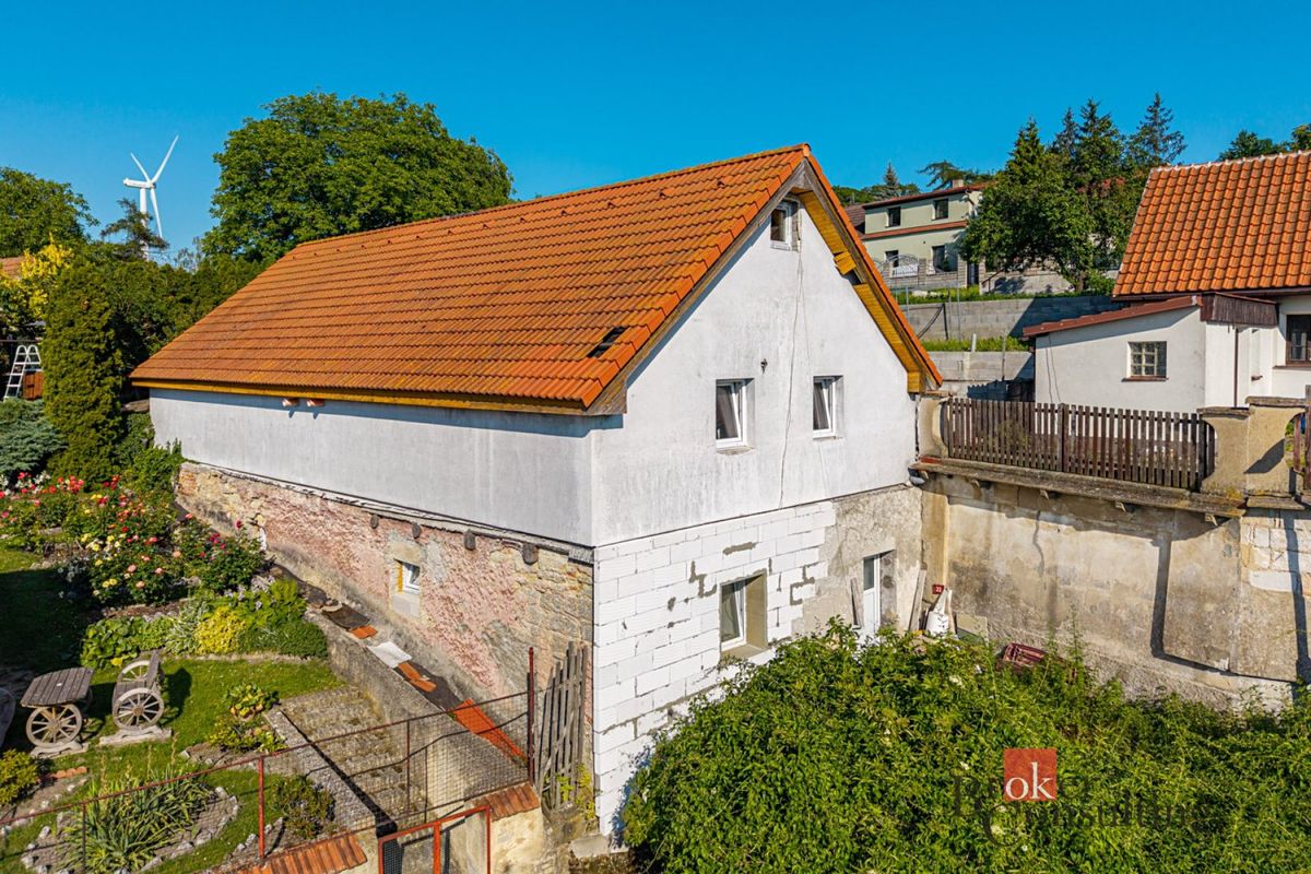 Prodej rodinného domu 140 m², pozemek 789 m² – fotografie 2