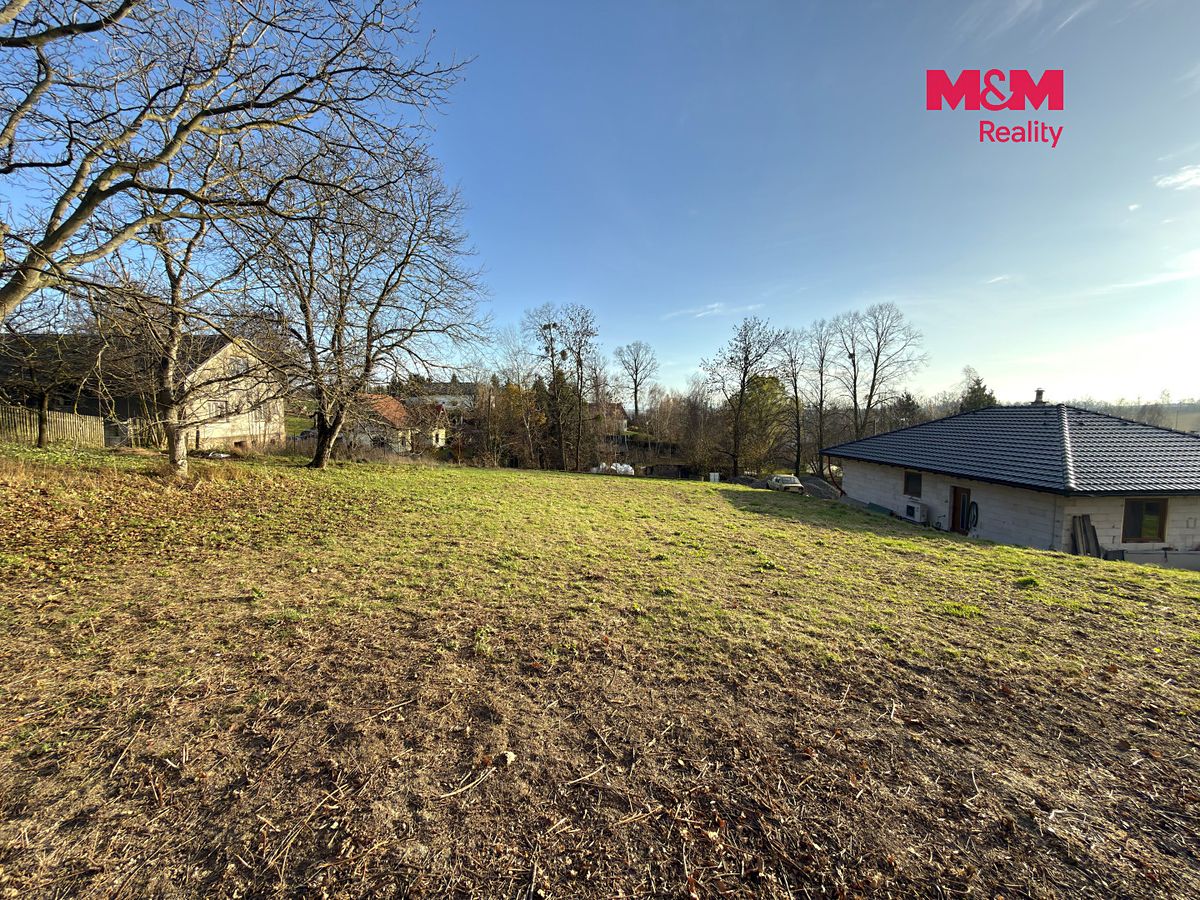 Prodej stavebního pozemku 1076 m² – fotografie 3