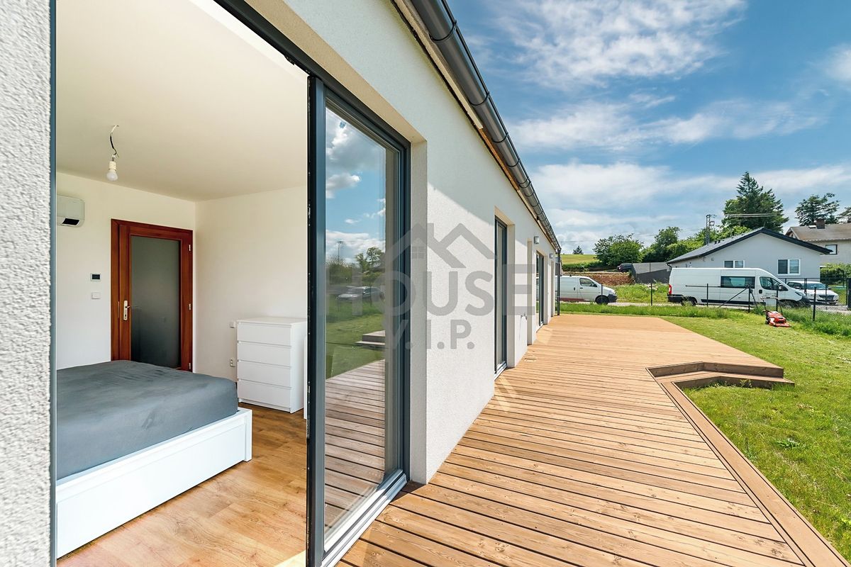 Prodej rodinného domu 82 m², pozemek 806 m² – fotografie 2