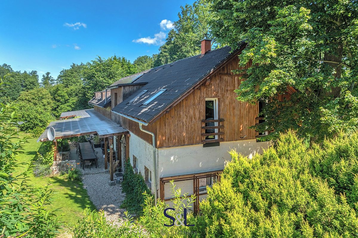 Prodej vícegeneračního domu 470 m², pozemek 5000 m²