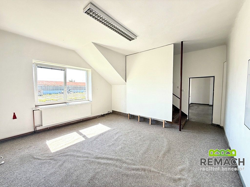 Pronájem skladového prostoru 54 m² – fotografie 3