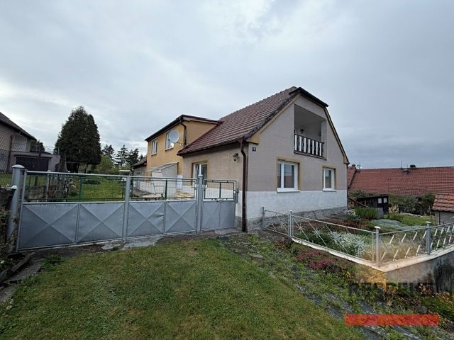 Prodej rodinného domu 165 m², pozemek 1070 m² – fotografie 2