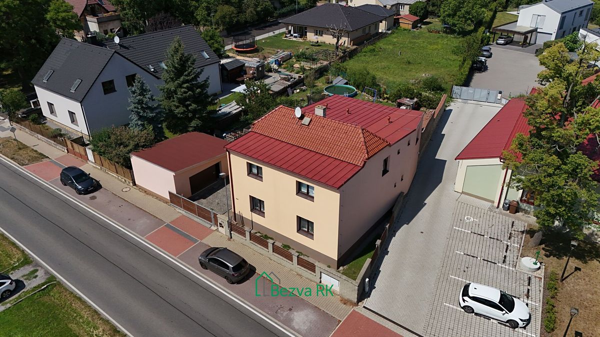 Prodej rodinného domu 250 m², pozemek 843 m² – fotografie 4