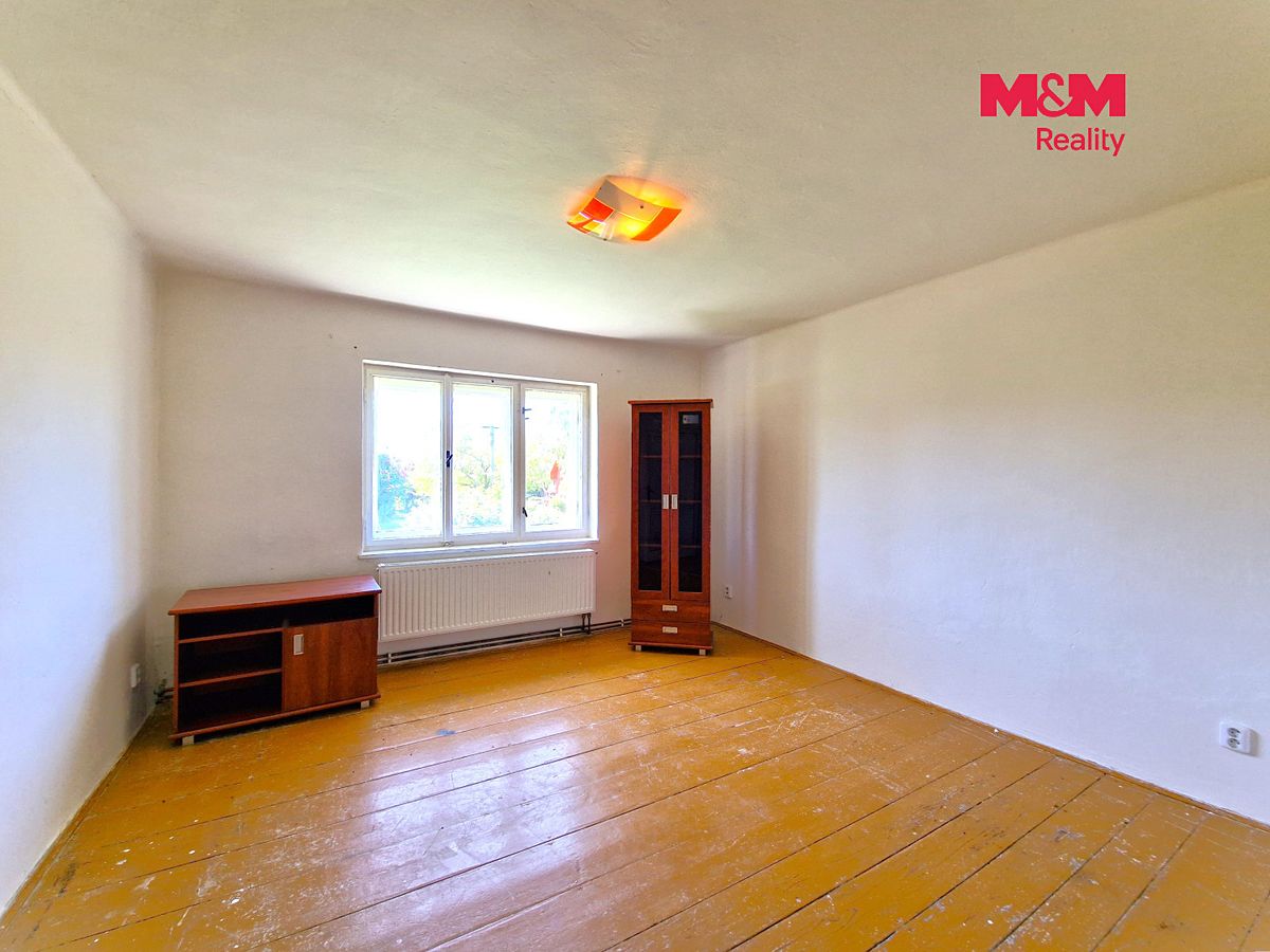 Prodej rodinného domu 180 m², pozemek 926 m² – fotografie 4